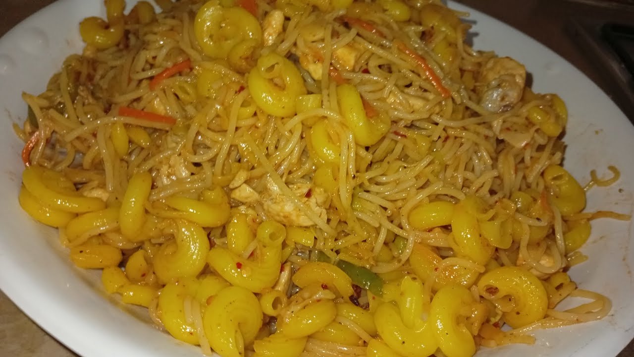 Chicken spaghetti 🍝 recipe by fizza home kitchen |saucy chicken chow mein restaurant style #cooking 
