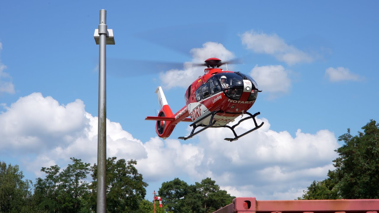 Spectacular landing: Christoph 49 lands at Helios Klinikum Bad Saarow! 🚁🚨