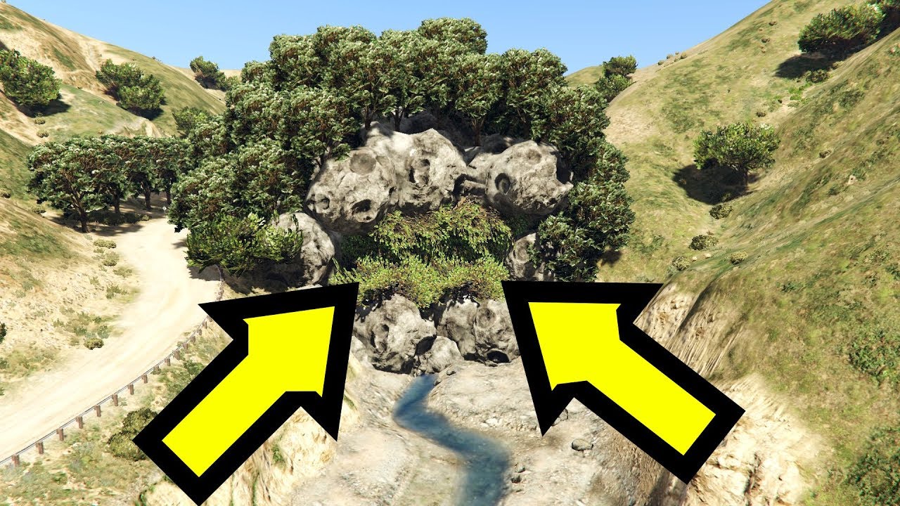 لقد إكتشفت كهف سري كبير جدا وراء هذه الأعشاب في جي تي أي 5 | GTA V Secret Cave