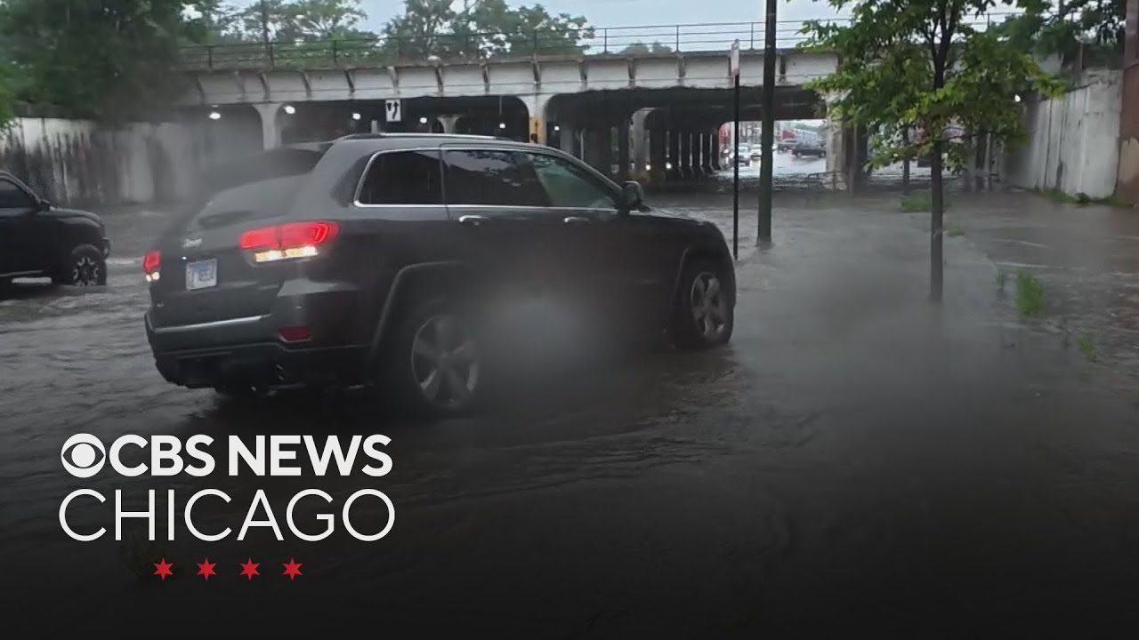 Flash floods in Chicago from sudden afternoon storms