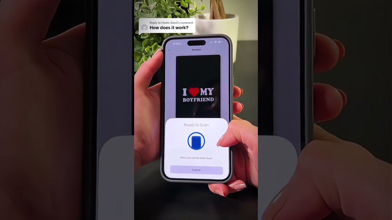 How Does the E-Ink Phone Case Work? 📱✨