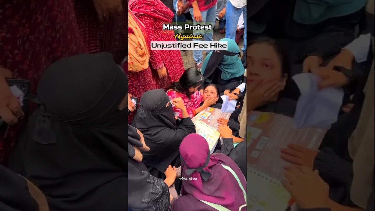 Mass Protest at AMU Over | FEE | Hike 