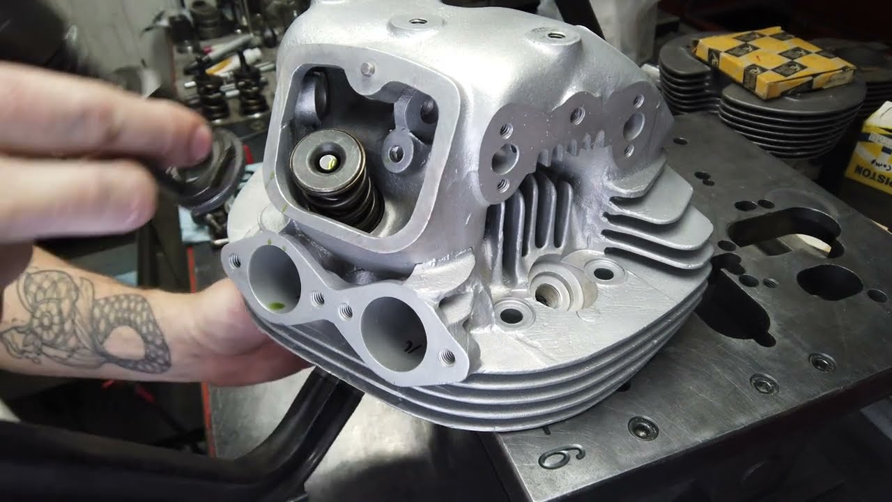 NORTON 750 top end rebuild
