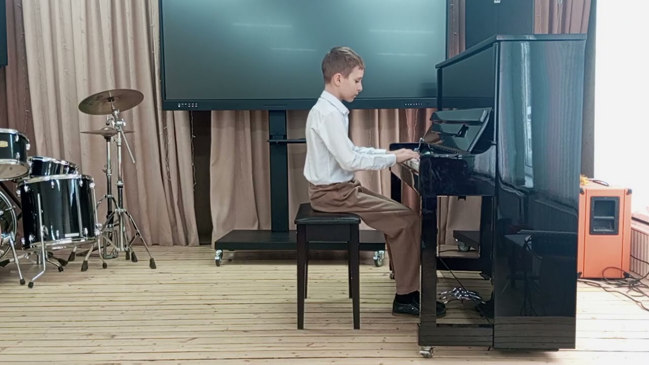 Клименков Мирон. И. С Бах . Маленькая прелюдия c- moll
