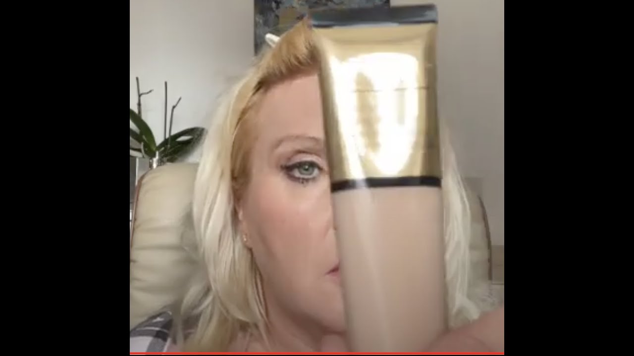 Тональный крем  Estee Lauder FUTURIST Hydra Rescue