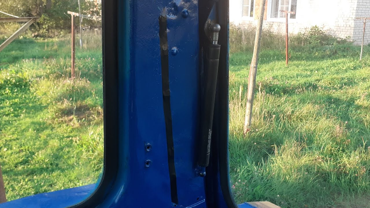 Газовые упоры на мтз на заднее стекло маленькая кабина.