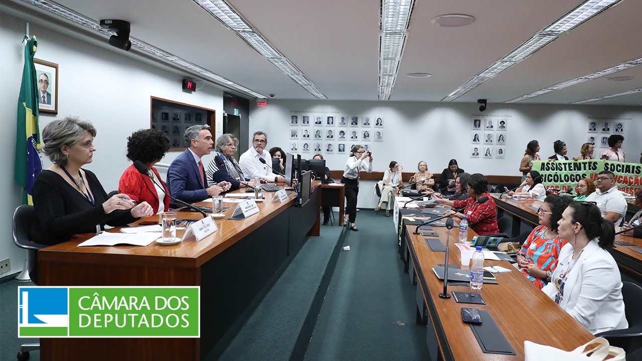 Lei garante psic&oacute;logo e assistente social nas escolas &ndash; 29/05/23