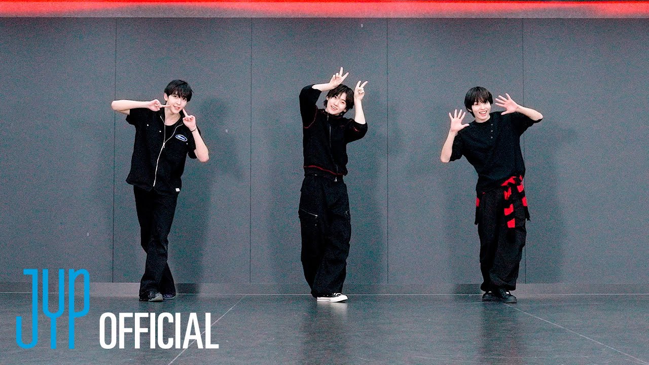 KickFlip(킥플립) “Red Velvet - 피카부 (Peek-A-Boo)” Dance Practice Video