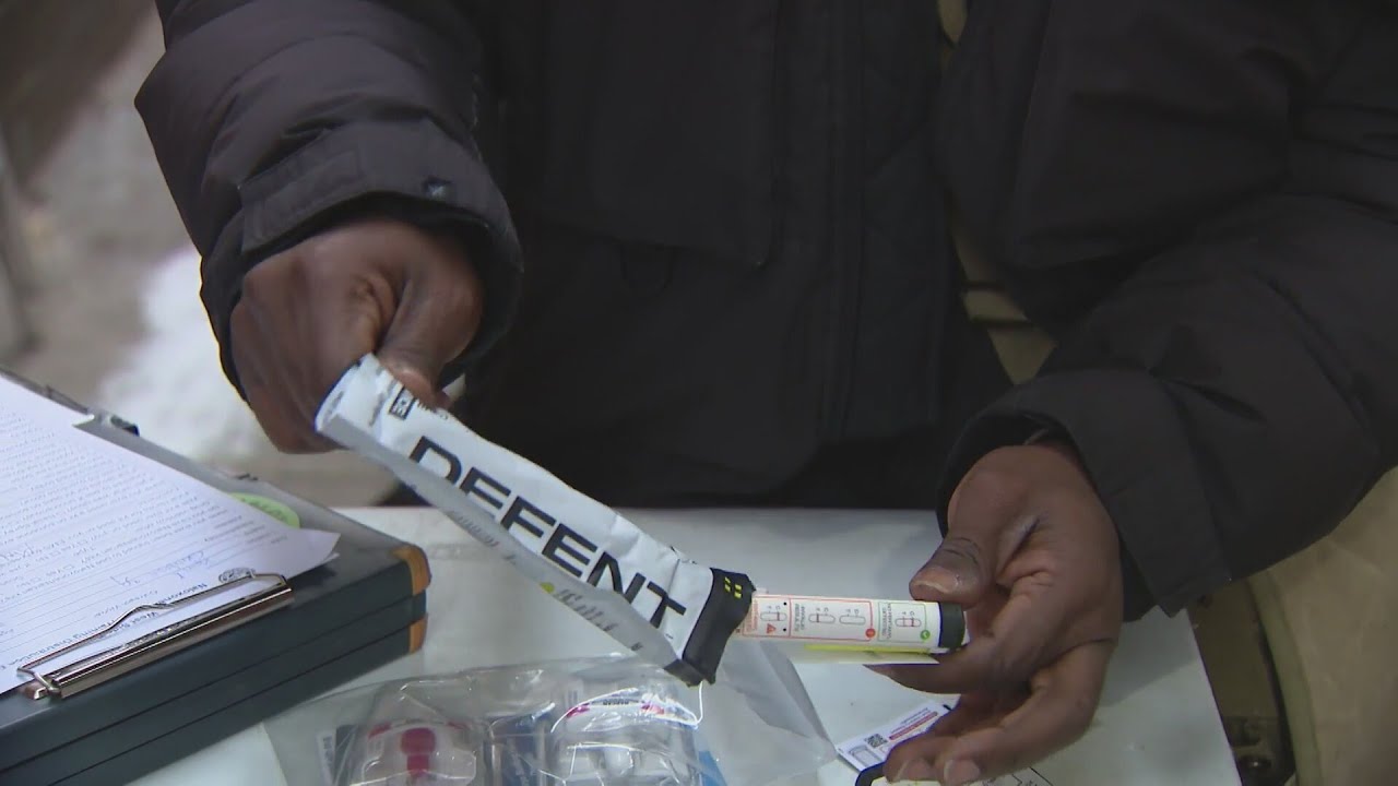Chicago task force teams distribute free fentanyl test strips to prevent overdoses