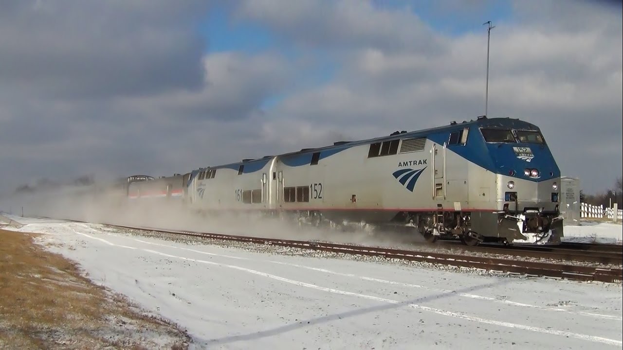 Amtrak's California Zephyr Kicking Up Snow in Agency, IA 1/5/17