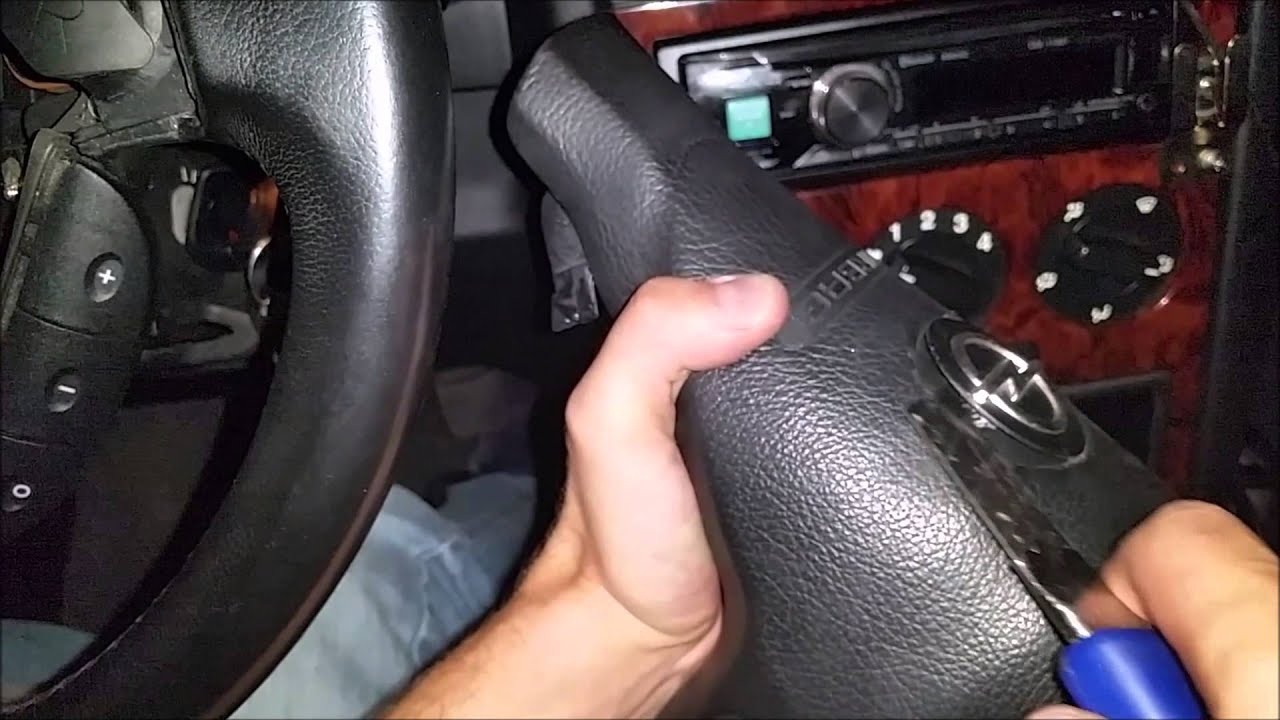 Opel Astra G - How To Change Airbag Cover | ForumWiedzy
