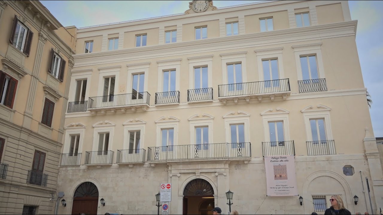 Bari, palazzo Starita torna a brillare in piazza Del Ferrarese: 