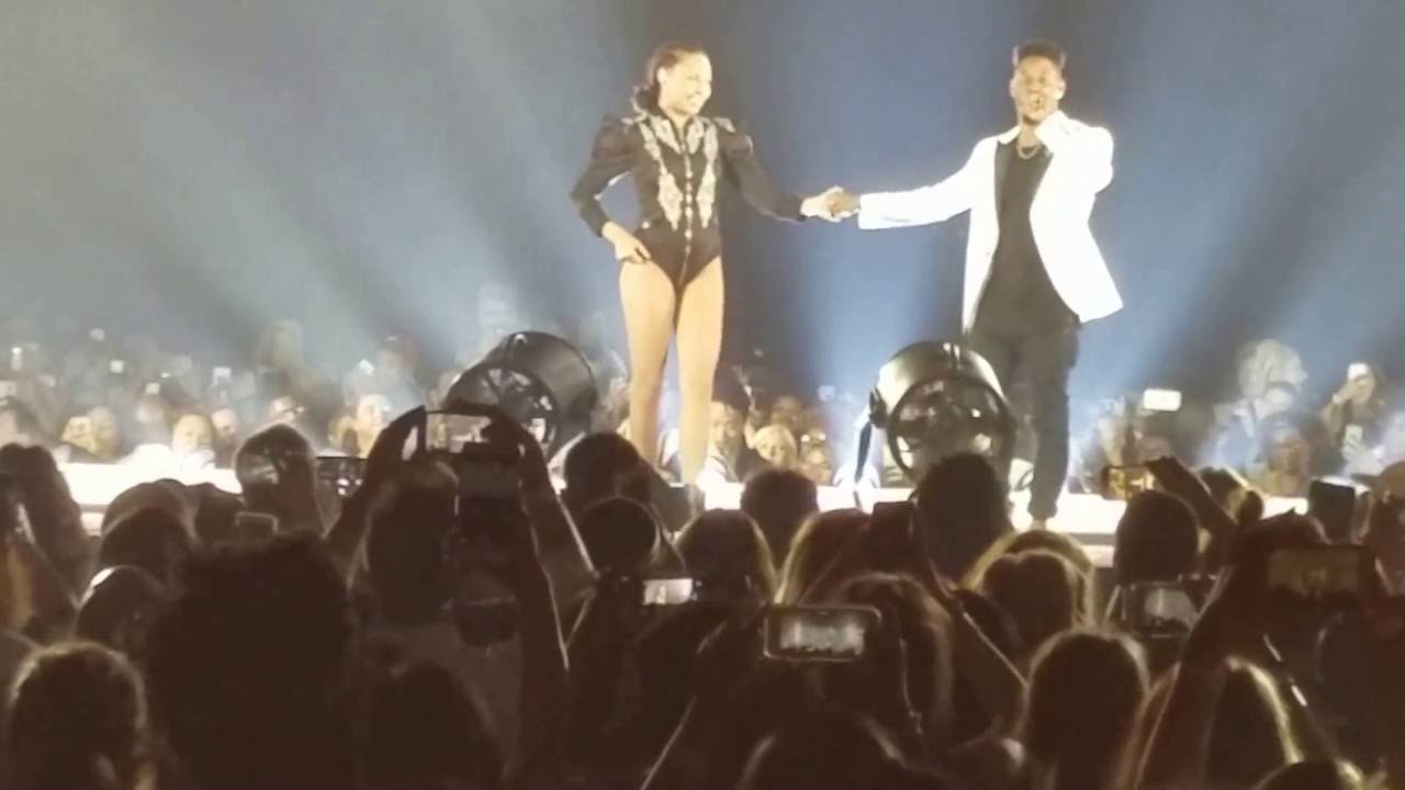 Ashley Everett Gets Engaged during Single Ladies on the Formation World Tour In St Louis