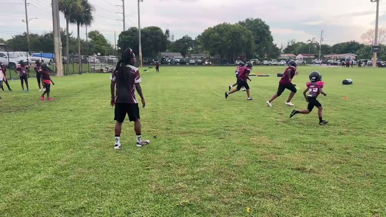 #practice with #coachbilligoat 🏈 #youthfootball #footballdrills #football #training 
