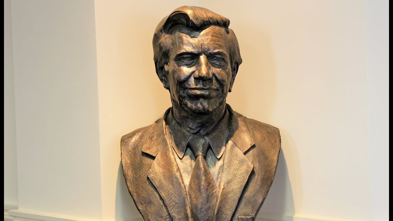 A Bust of Jack Ashley for Widnes Library