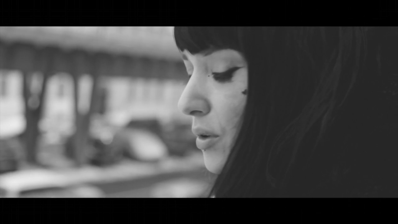 Bonnie Li - Décroche (Official Music Video)