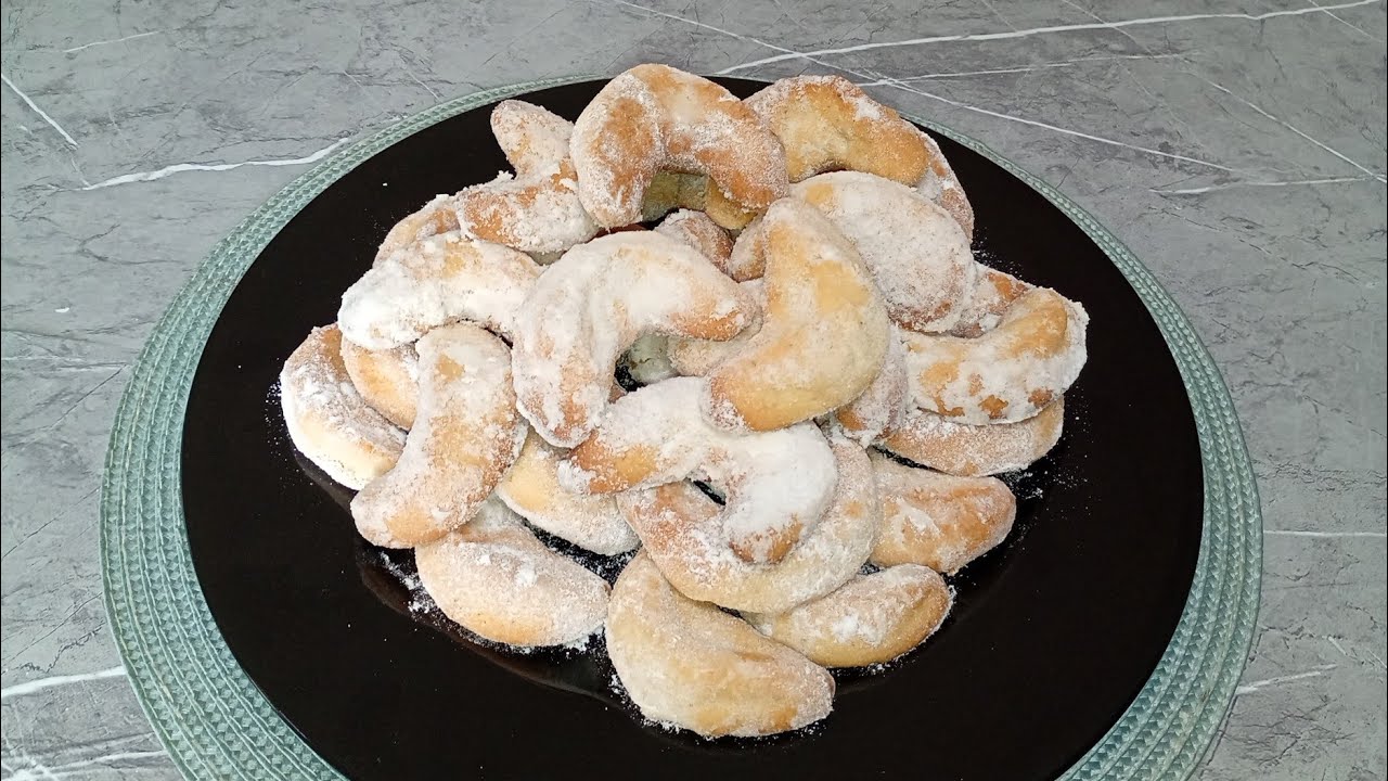 Biscotti di mezzaluna con formaggio spalmabile - Ricetta facile e deliziosa 😋