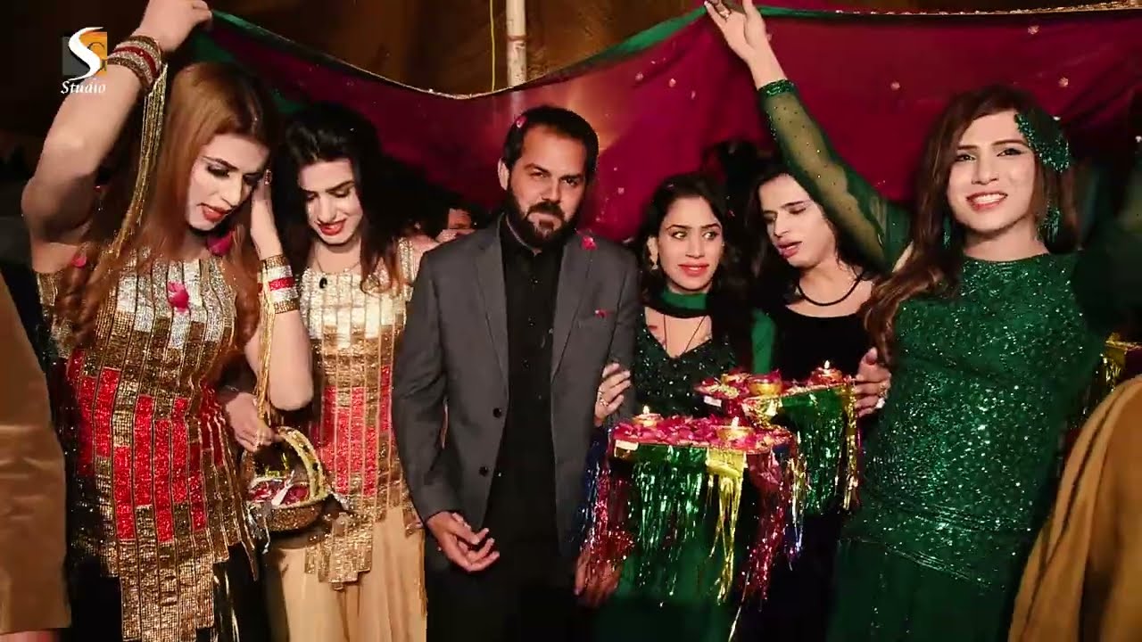 Pari Paro , Mehiky Khan , Komal ,  Dolphin Rani , Mehndi Entry : #SGStudio