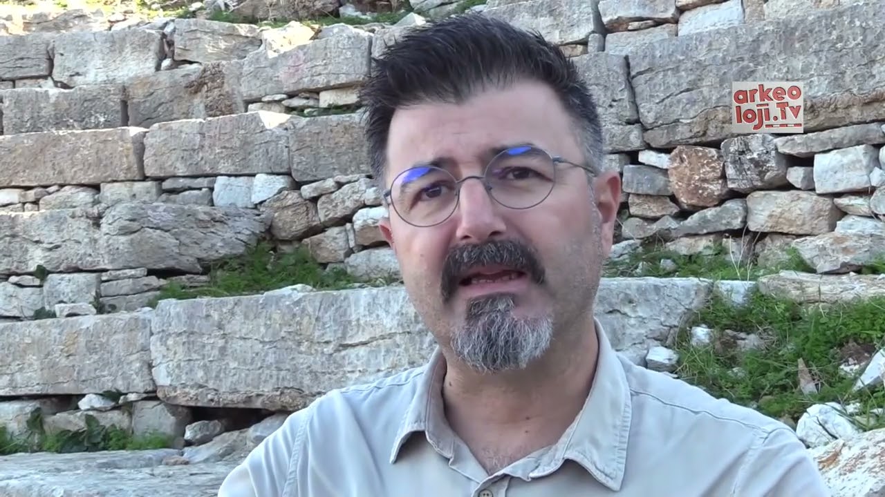 Amos Antik Kenti Kazılarında İştar Betimlemeli Gümüş Kolye Bulundu