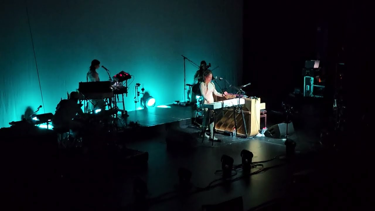 Agnes Obel - Familiar / live @Admiralspalast, Berlin / 2025/09/13