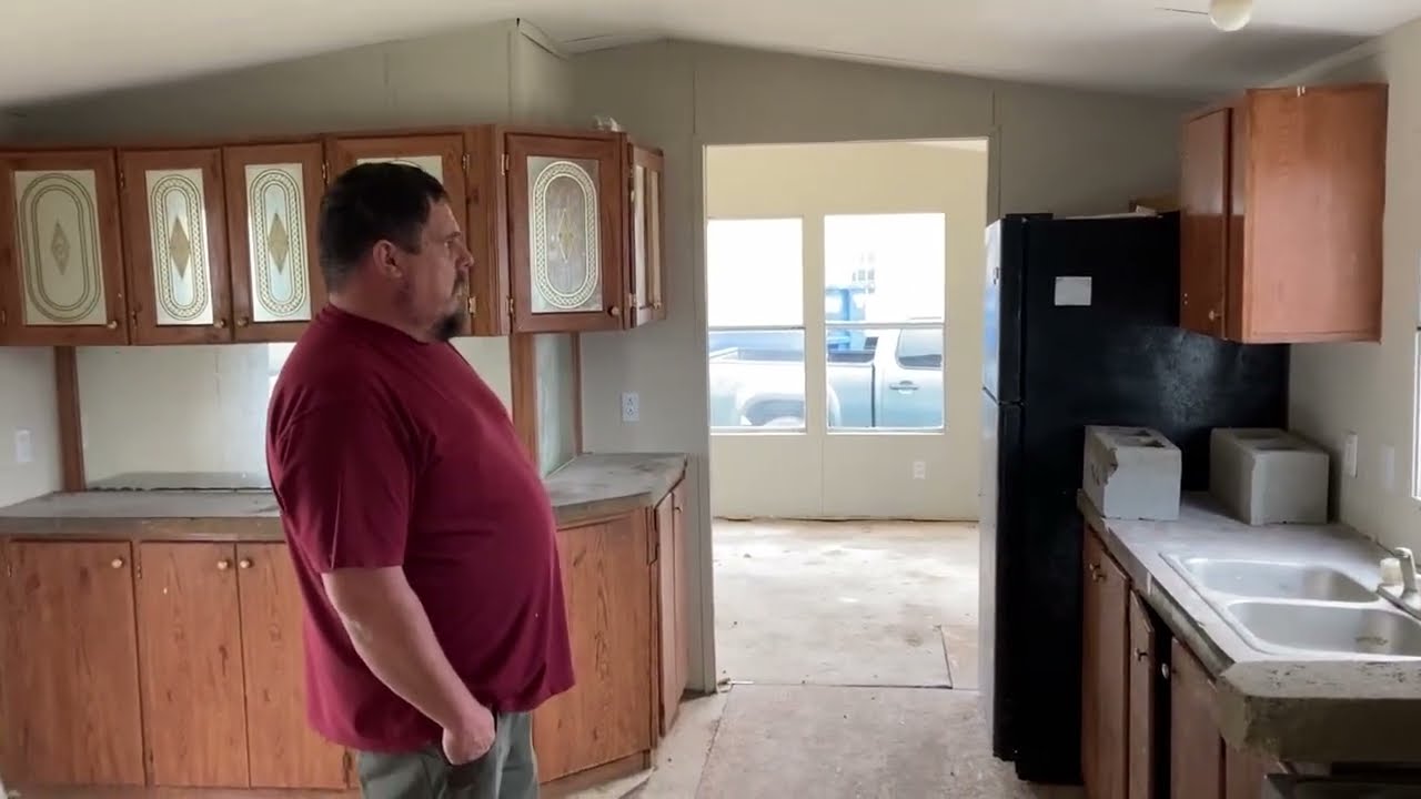 A Fancy, Older Mobile Home With A SUNROOM?  Never Seen This...