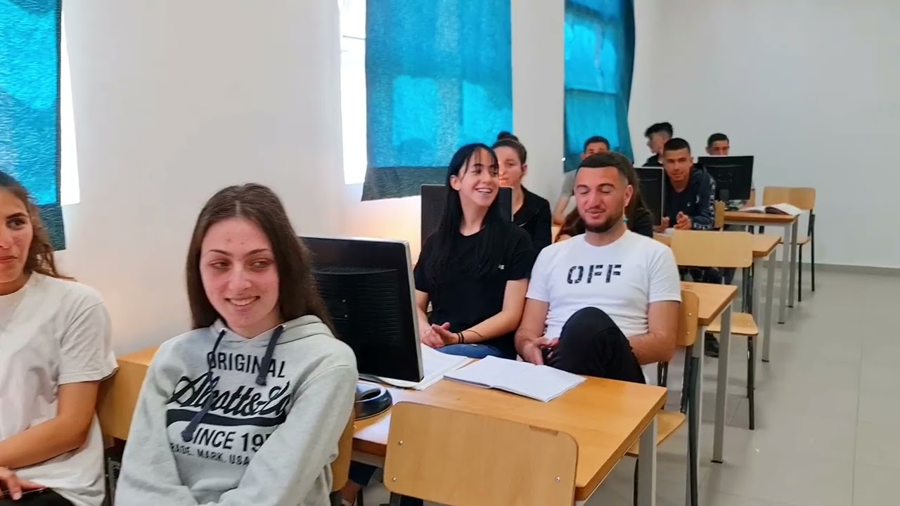 Një ditë normale në gjimmazin Perikli Ikonomi