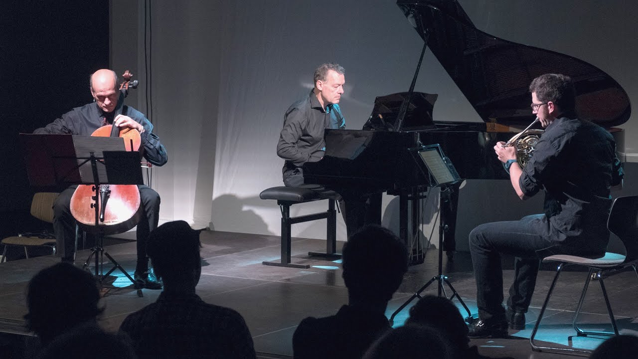 Alvin Lucier: Step, Slide and Sustain (2014) – Klangwerkstatt Berlin 2022