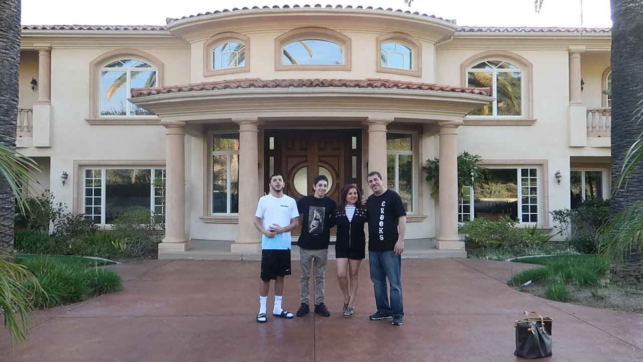 IT'S OFFICIAL!! (NEW HOUSE TOUR) | FaZe Rug