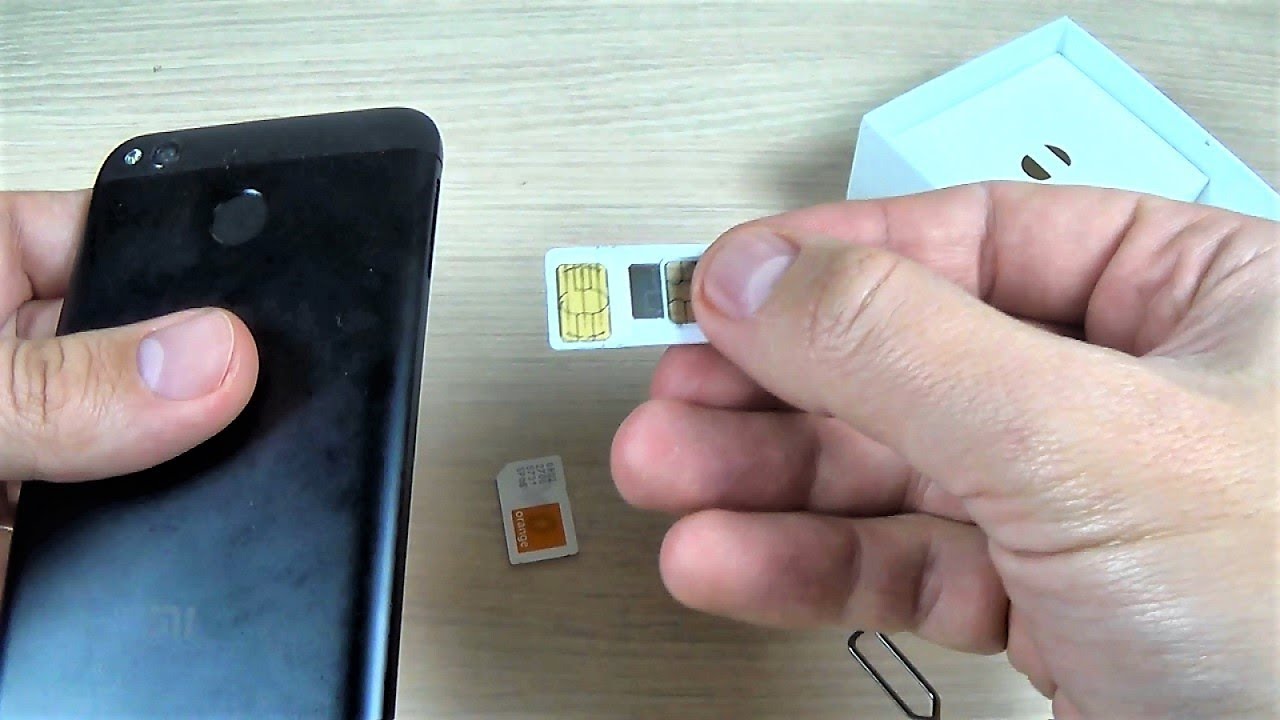 ВСТАВЬТЕ SIM-КАРТУ И SD-КАРТУ Xiaomi Redmi 4, 4X (ДВЕ SIM-КАРТЫ)