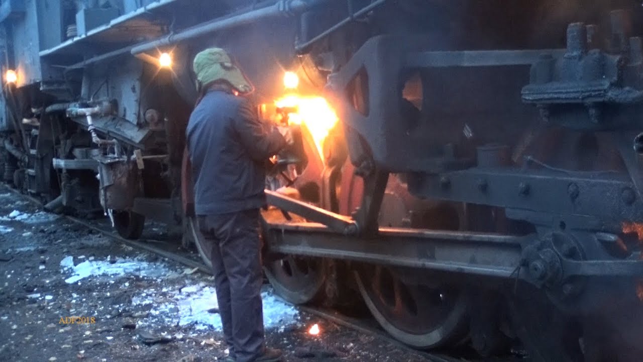 China - De-Icing the First Train of the Day, December 2018