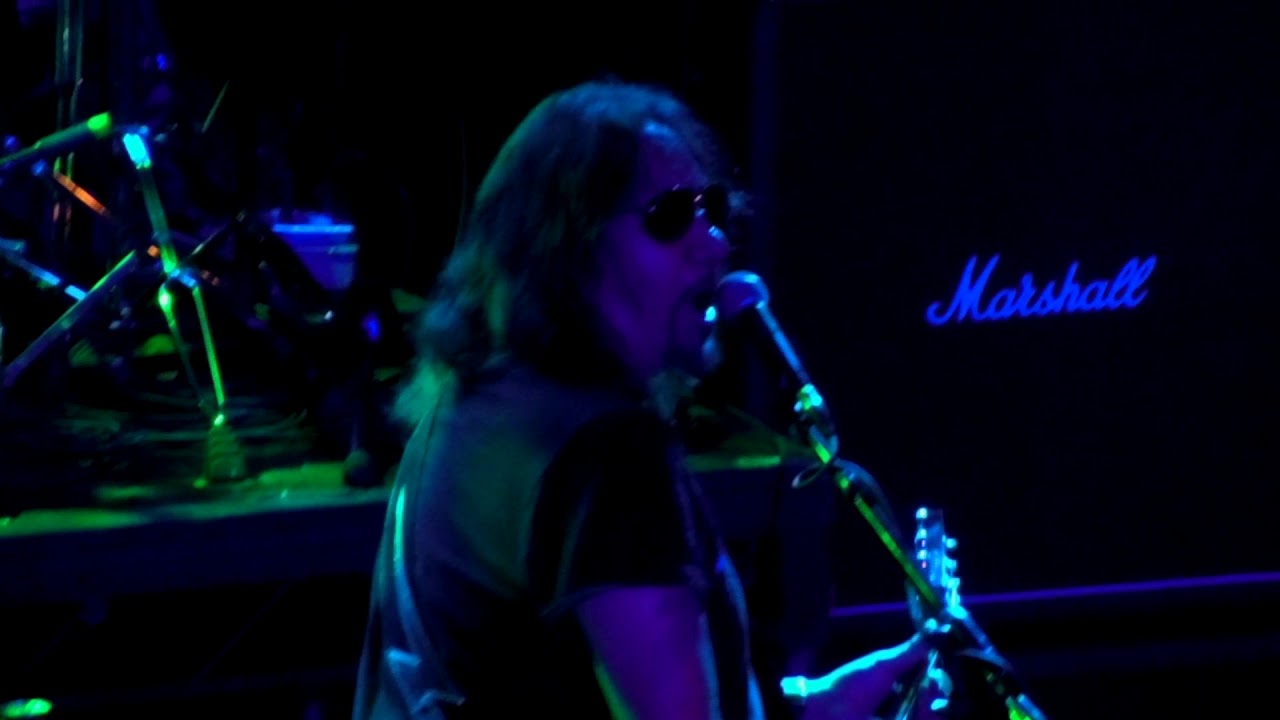 Ace Frehley /Mike McCready (Pearl Jam) "Cold Gin"