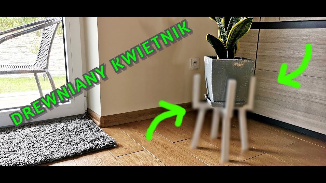 WUJEK ZROBI - DREWNIANY KWIETNIK STOJĄCY NA NAPOJEDYŃCZĄ DONICZKĘ.