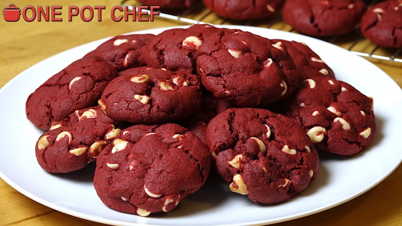 Red Velvet Chocolate Chip Cookies | One Pot Chef