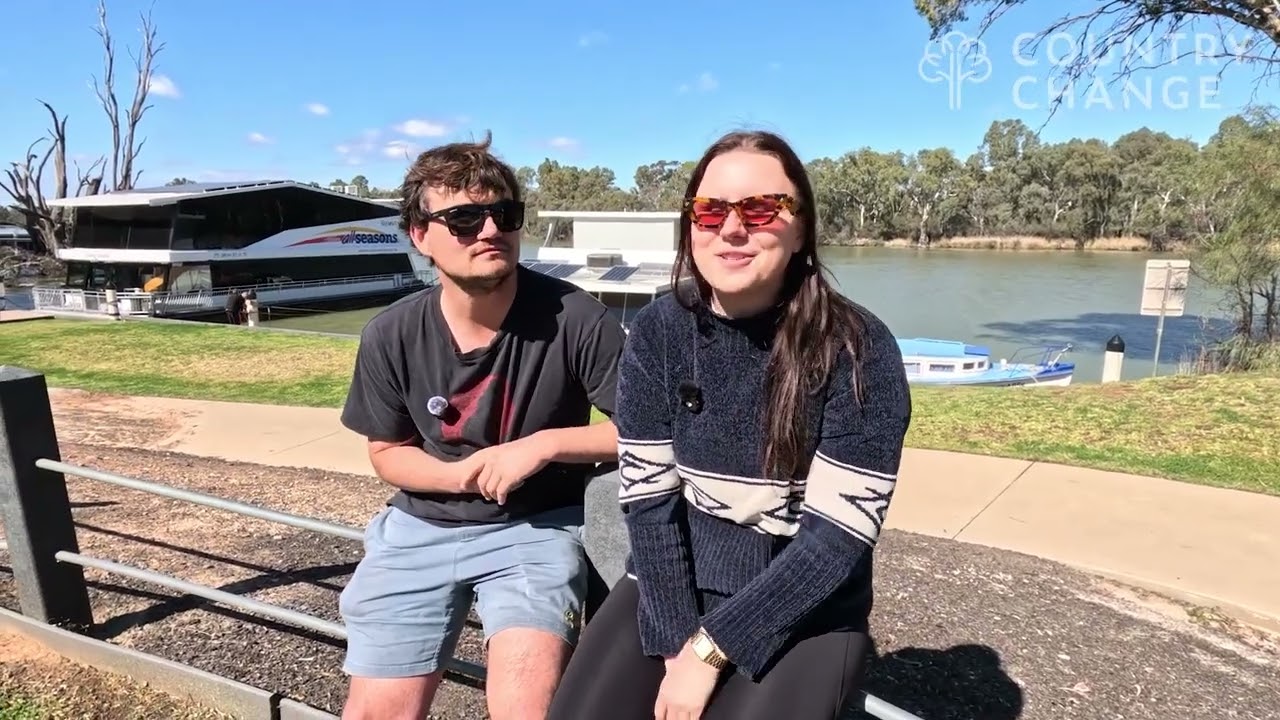 Elena + Jesse moved to Wentworth Shire for one simple reason...