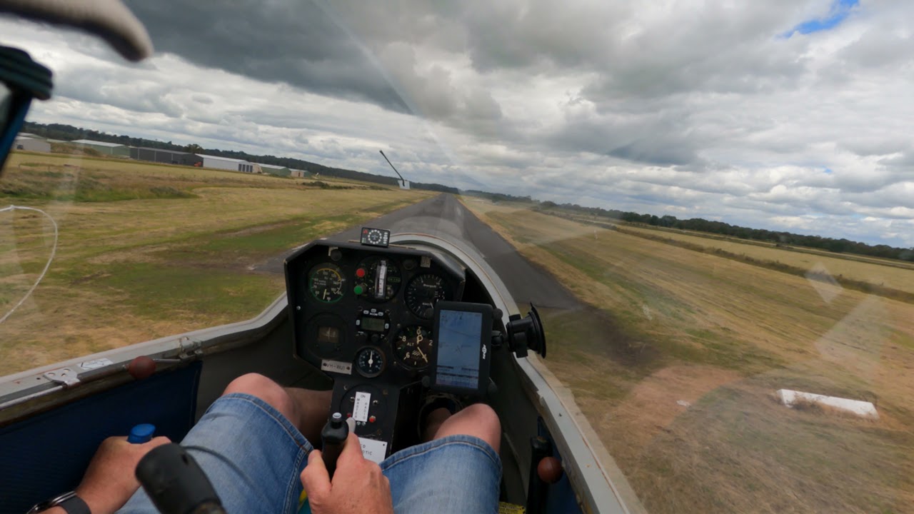 Astir CS Crosswind Landing YLEG 04