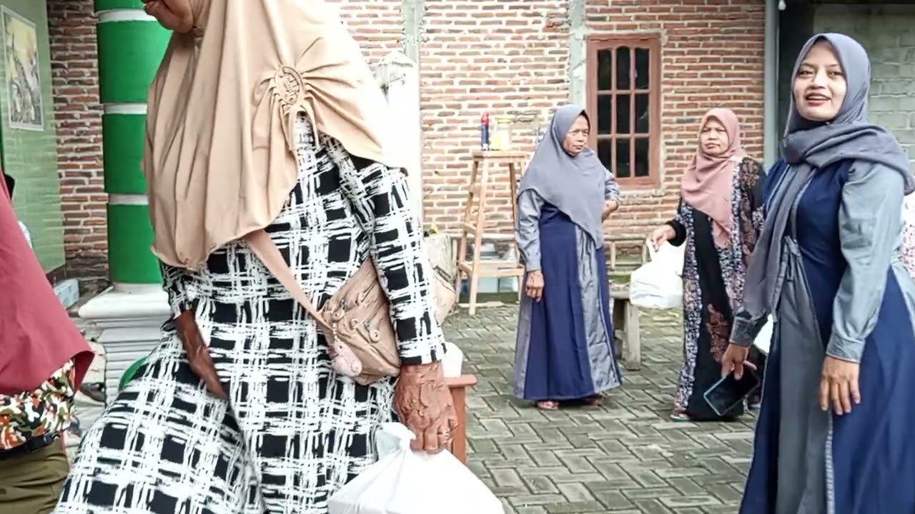 Bulan rojab masih bersama Al Zoya di rumah ibu Ngadiyem RT 06 