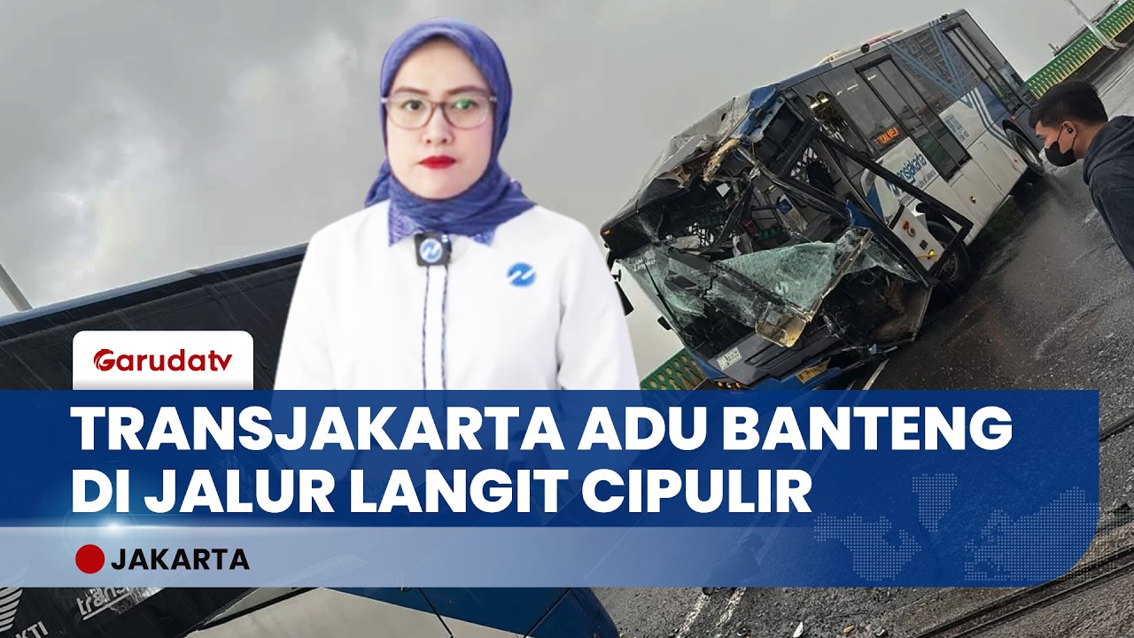 Detik-Detik Adu Banteng Bus TransJakarta di Koridor