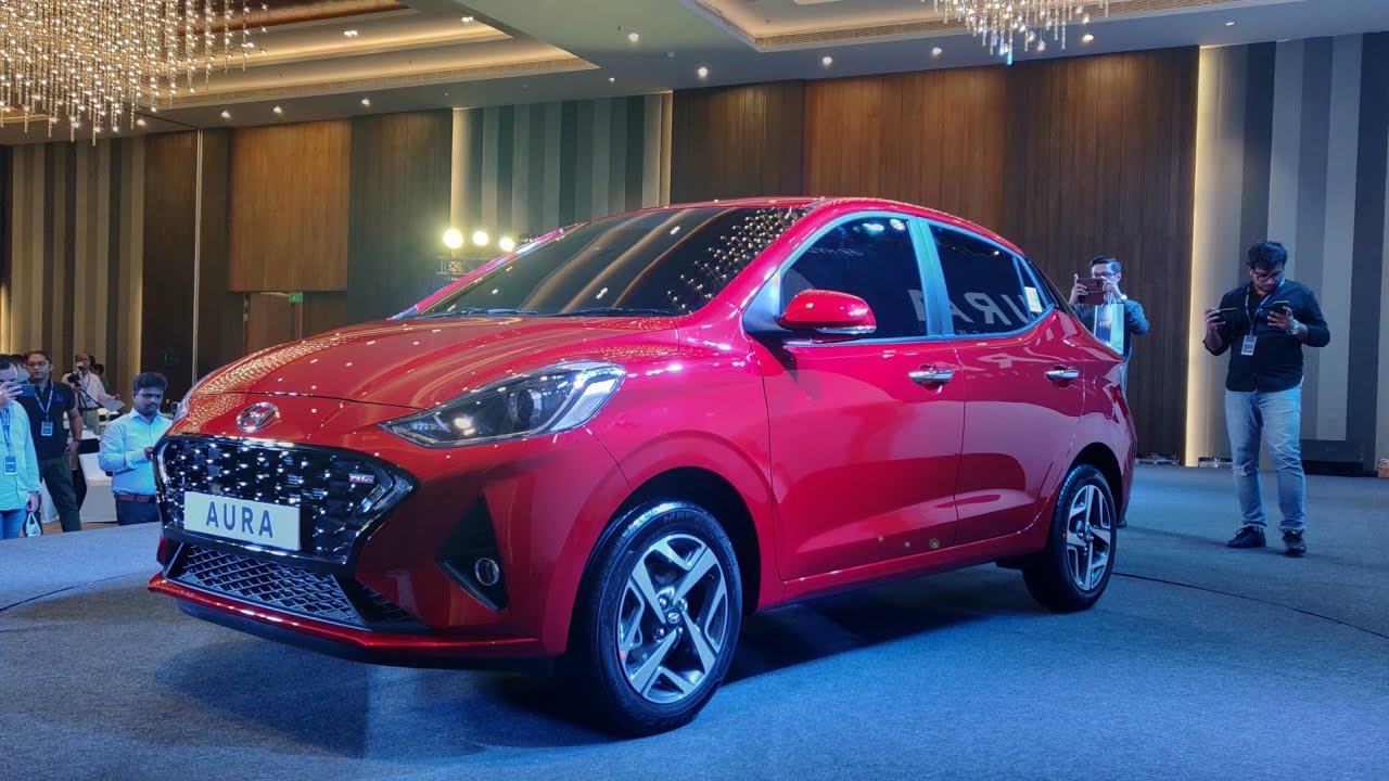 Hyundai Aura Walkaround - Features, Design, Engine Options and Details | Hindi | Motoroids