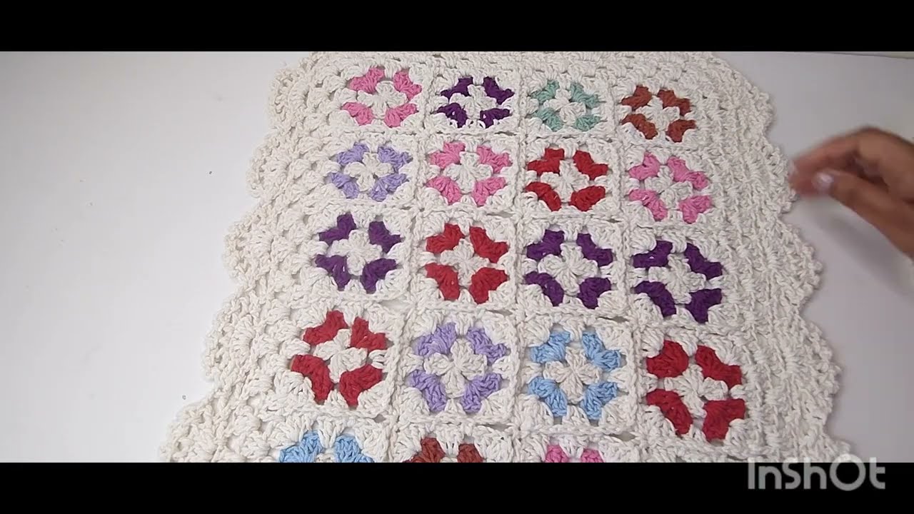 Tapete feito de squares da vovó ficou belíssimo 🥰🥰🌹🌺
