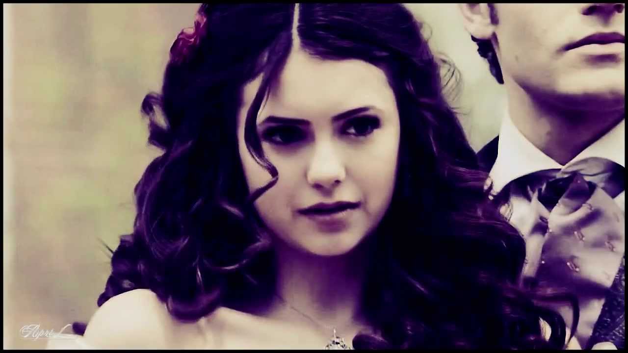 Elena / Bonnie [au; femslash]