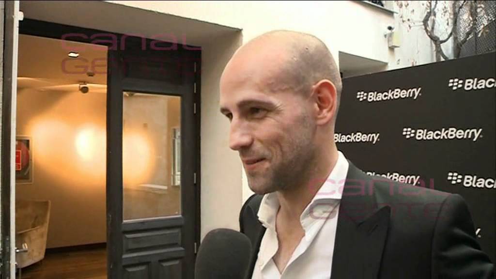 Gonzalo Miró: Mi chica me tiene muy contento