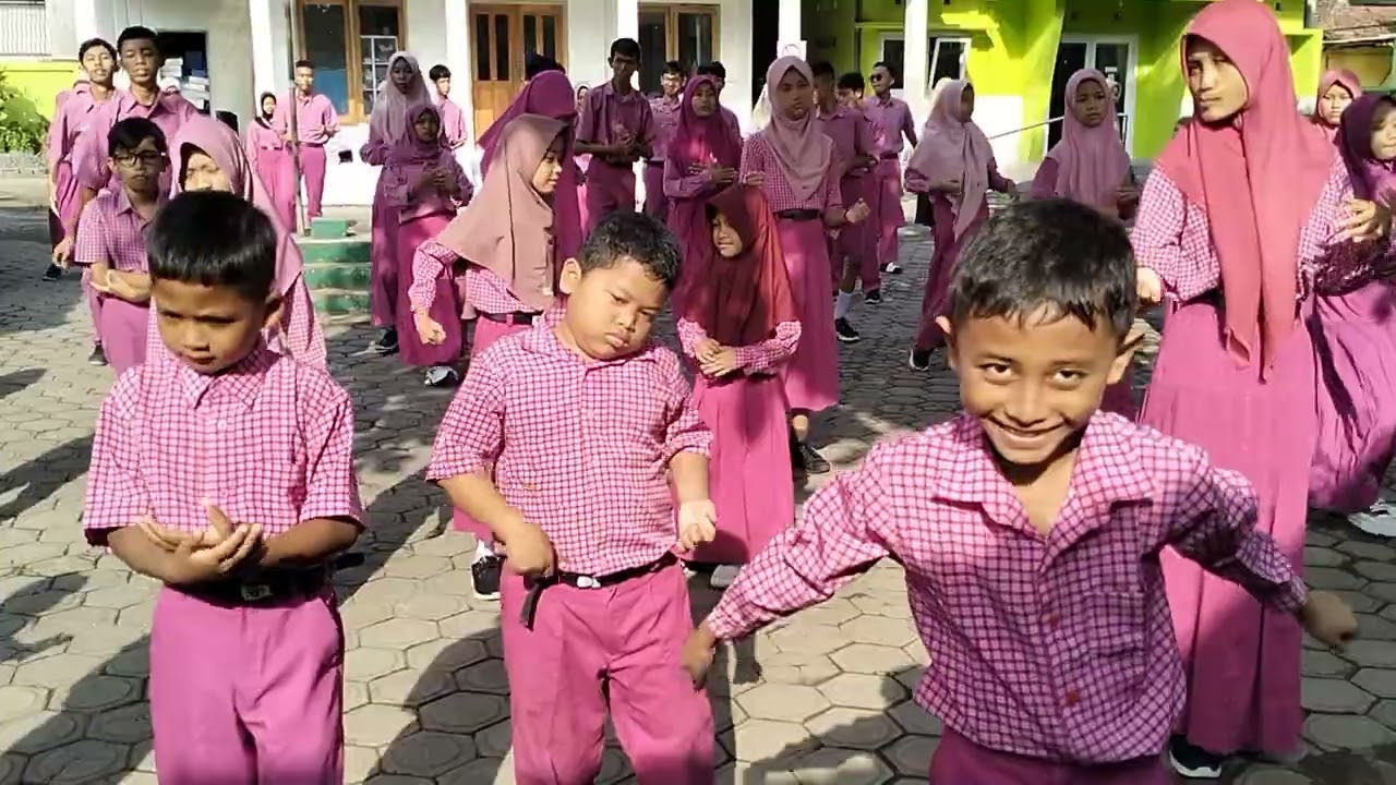SENAM ANAK INDONESIA HEBAT SLB B NEGERI TULUNGAGUNG JAWA TIMUR