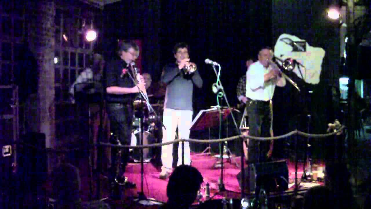 Tower Jazzband Berlin - Chimes Blues.flv