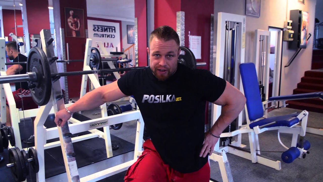 Posilka.cz - Filip Grznár - cvik na nohy dřepy - široký, úzký, čelní
