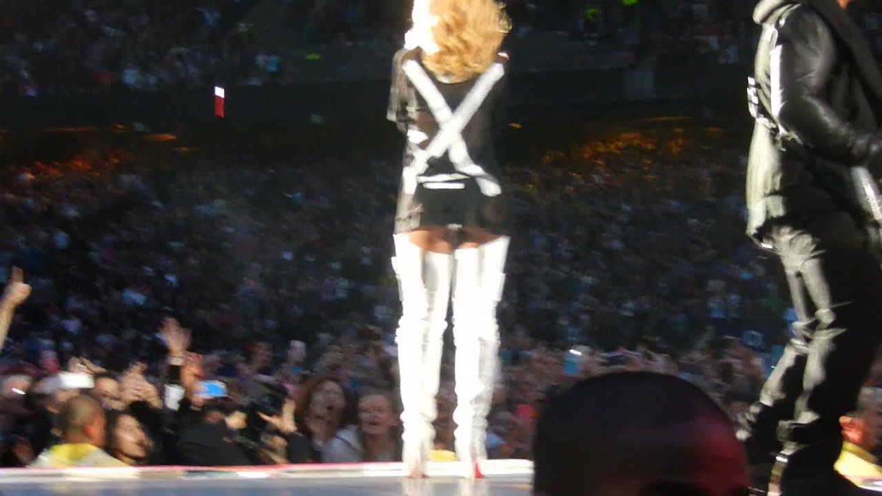 Rihanna - You Da One + Man Down (Twickenham Stadium) 6/15/2013