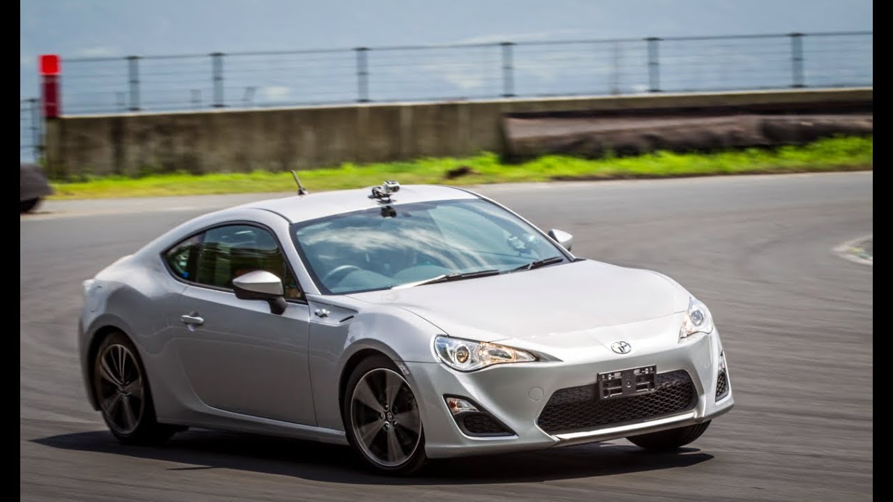 Drifting: Toyota GT-86  - Jay Leno's Garage