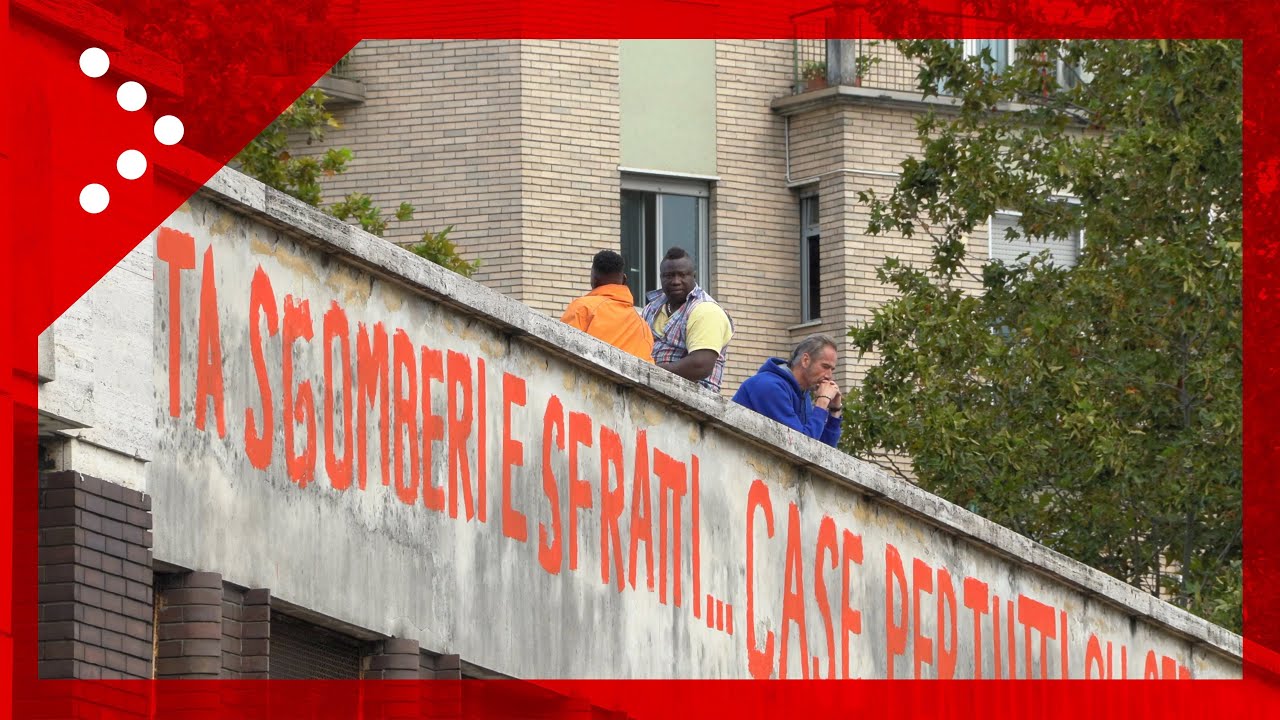 Milano, sgombero via Esterle: persone sul tetto per protesta