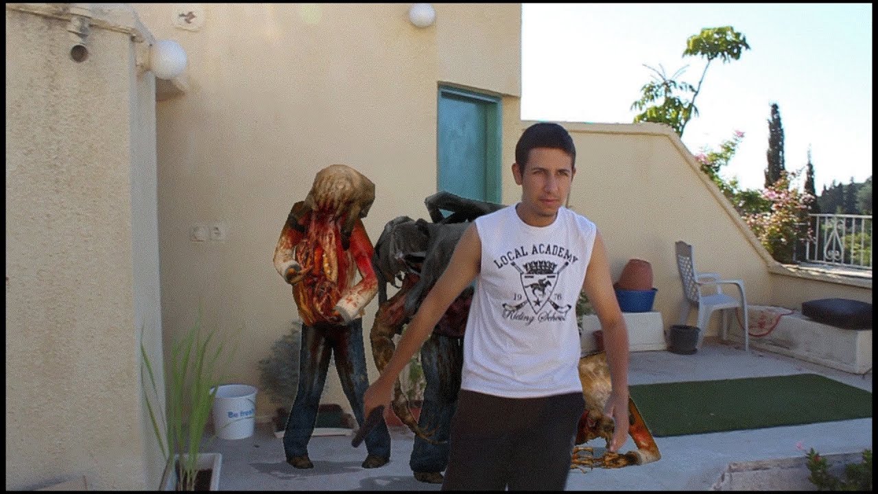 Half Life 2 Zombies In My House !!!