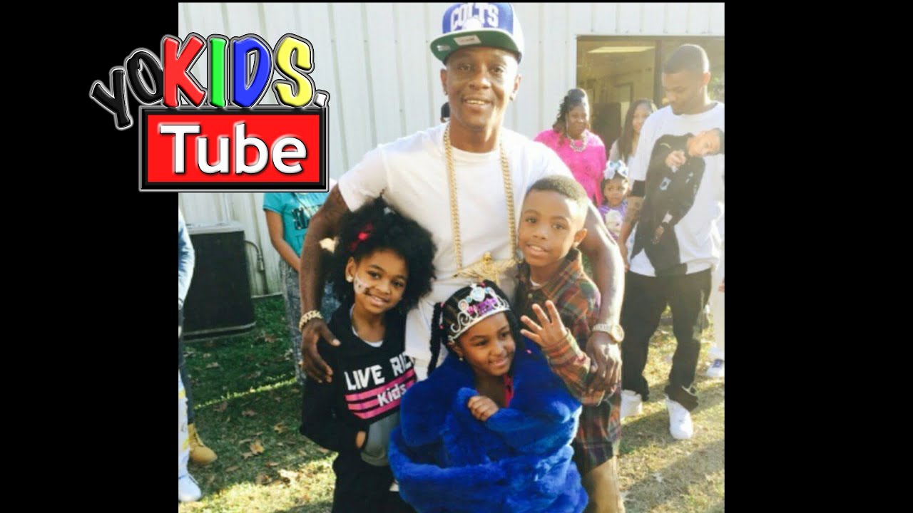 Macei- Freestyle and raps Lil Bossie Before FunnyMike BadKid Macei [Hosted by:Young Twez The Artist]