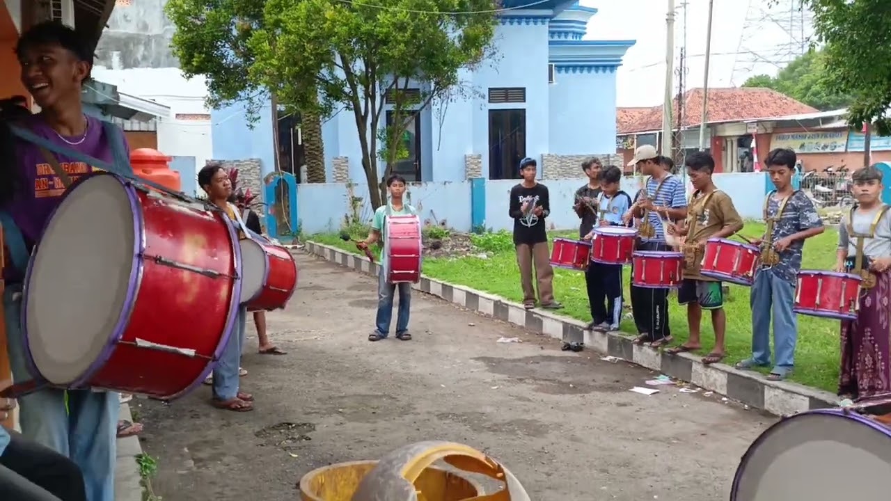 Grup drumband gintung ranjeng , Cirebon